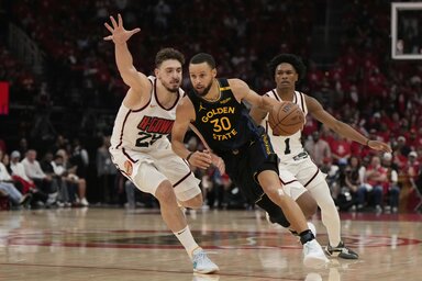 Stephen Curry (labdával) 22 pontot szórt a Houston ellen (Fotó: Beta/AP)