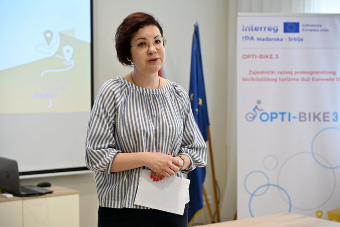 Góli Csilla szerint a vajdasági magyar közösséget szoros kapcsolatok fűzik a dél-magyarországi településekhez (Molnár Edvárd felvétele) Góli Csilla szerint a vajdasági magyar közösséget szoros kapcsolatok fűzik a dél-magyarországi településekhez (Molnár Edvárd felvétele)