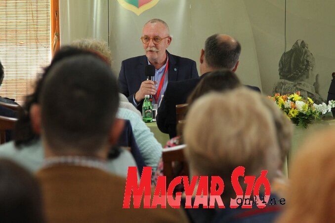 Gulyás István, a Magyar Televízió M5-ös csatornájának igazgatója megtartotta A megváltozott médiatér és az újságírói etikai kérdések címmel tartott előadást (Diósi Árpád felvétele)