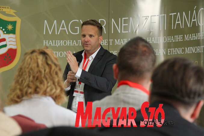 Bohár Dániel, a megafon.hu véleményvezére a médiafogyasztási szokások átalakulásáról és az online újságírás kihívásairól osztotta meg nézeteit (Diósi Árpád felvétele)