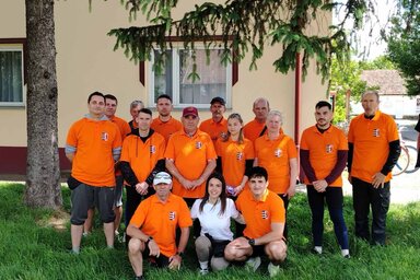 A bácskeresztúri biciklisek csapata Zentagunarason (Lakatos János felvétele)