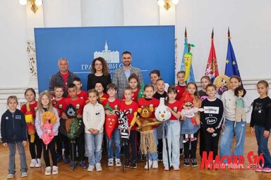 A rendezvény alkalmából Žarko Mićin, Újvidék polgármestere a városházán látta vendégül a szervezőket és résztvevőket (Fotó: Szeli Balázs felvétele)