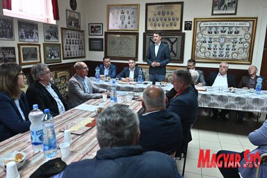 Predstavnike SVM-a primili su lokalni predstavnici Mađara i članovi udruženja zanatlija u Temerinu (fotografija Andraša Otoša)