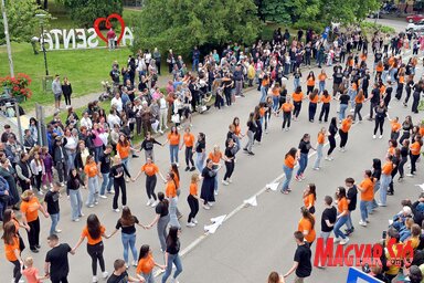 Ballagók tánca Zentán