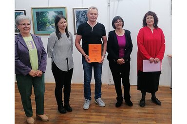 A díjazottak a szervezőkkel és a szelektorral (Facebook)