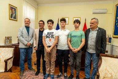 Közös képen a beszélgetés résztvevői (Fotó: Nagykikindai önkormányzat)