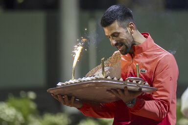 Đoković győzelemmel és tortával ünnepelte meg 38. születésnapját (Fotó: Beta/AP)