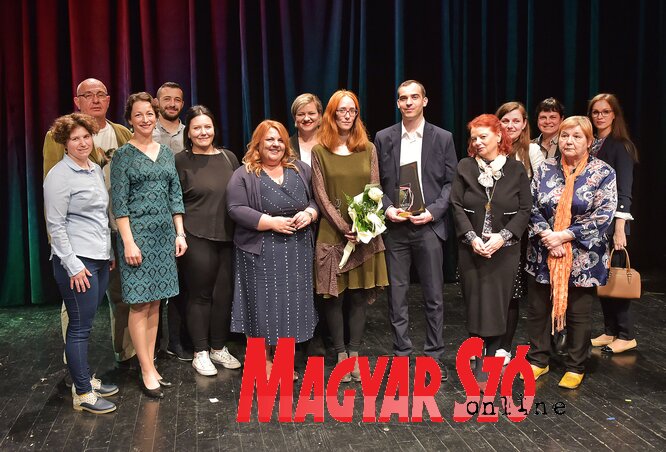 Žuža Gruik i Deneš Furo sa timom „Mađar soa” (fotografija Arpada Gergelja)