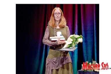 Zsuzsa a Vajdasági Magyar Újságírók Egyesületének díjátadóján (Gergely Árpád felvétele)
