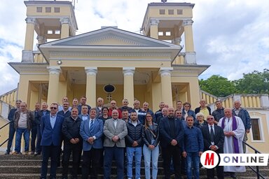 A megemlékezés résztvevői (Fotó: L. Móger Tímea felvétele) A megemlékezés résztvevői (Fotó: L. Móger Tímea felvétele)