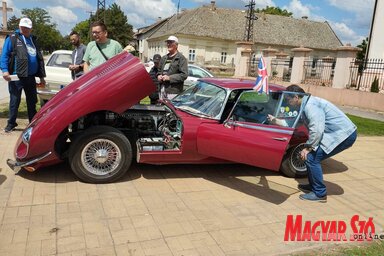 A Jaguar E-Type-ot sokan a valaha gyártott legszebb autónak tartják (Fotó: Kancsár Izabella)