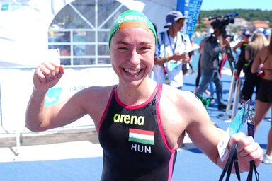 Egyelőre úgy tűnik, érdemes volt lecserélni a medencét: Mihályvári-Farkas Viktória (Fotó: facebook.com/uszoszovetseg)