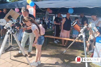 A csillagnézés a Bajai Obszervatórium Alapítvány csillagászaival valósul meg (Fotó: Kazinczy Paszterkó Diana archív felvétele)