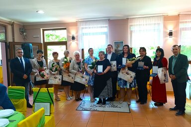 Bácskossuthfalva képviselői és 2025 díjazottjai (Kazinczy Paszterkó Diana felvétele)