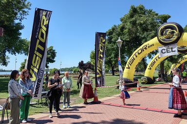 Matin Hajnalka megnyitja a 19. Palicsi Nemzetközi Ultramaratont / Pesevszki Evelyn felvétele