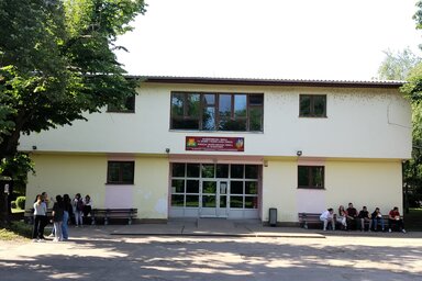 Mintegy százan ballagnak el a mezőgazdasági iskolából: szerb tannyelven 30, magyar tannyelven 68 tanuló fejezi be tanulmányait (Tóth Péter felvétele)
