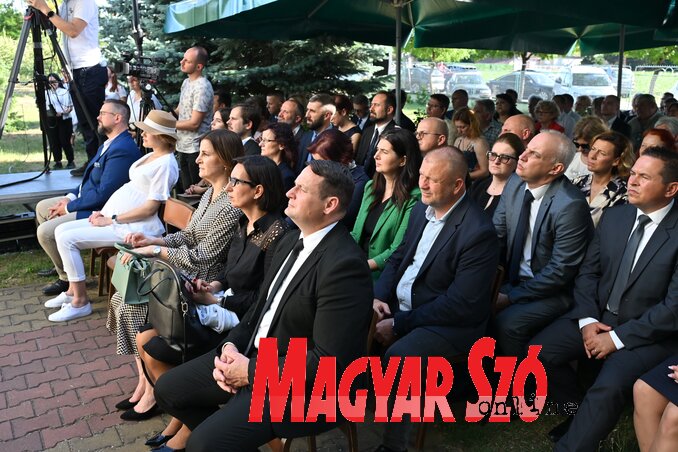 Immár tizennegyedik alkalommal adott otthont a nemzeti összetartozás napja alkalmából szervezett központi rendezvénynek Királyhalom (Molnár Edvárd felvétele) Immár tizennegyedik alkalommal adott otthont a nemzeti összetartozás napja alkalmából szervezett központi rendezvénynek Királyhalom (Molnár Edvárd felvétele)