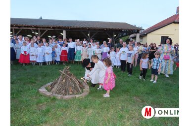 A gyerekek gyújtották meg az összetartozás lángját (Csincsik Zsolt felvétele)
