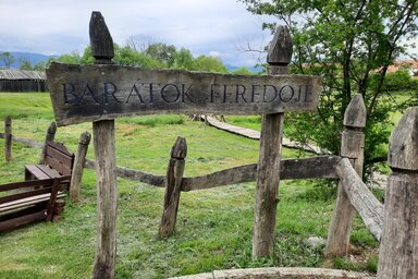 A Hármashalom-oltárhoz vezető úton