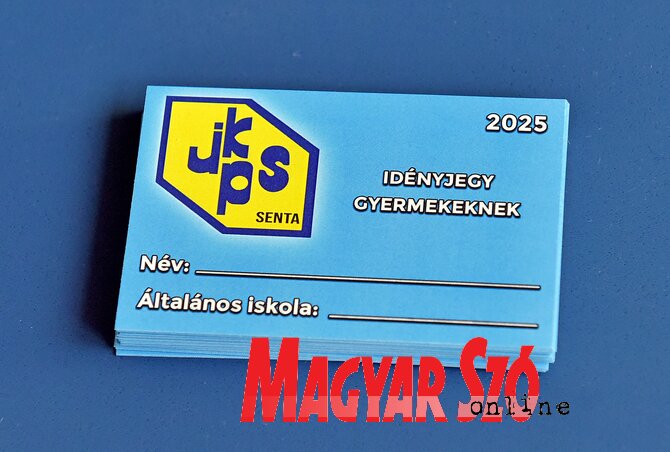 Minden Zenta községbeli általános iskolás diák megkapja a belépőt (Gergely Árpád felvétele) Minden Zenta községbeli általános iskolás diák megkapja a belépőt (Gergely Árpád felvétele)
