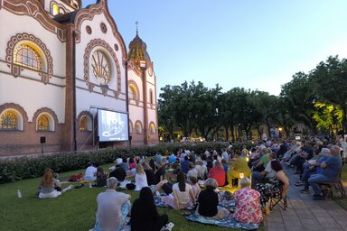A szabadkai zsinagóga parkja újra megtelt élettel, nevetéssel és nosztalgikus hangulatú filmkockákkal (Dér Dianna felvétele)