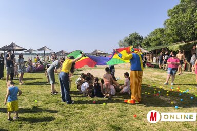 A gyermeknappal összekötött strandnyitón a gyermekek és a felnőttek is maradandó élményekkel tértek haza (Dér Dianna felvétele)