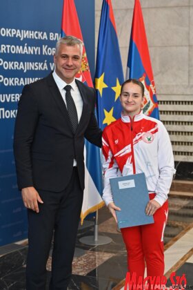 A Tartományi Sport- és Ifjúsági Titkárság ösztöndíjainak áláírási ünnepsége