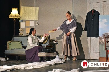 Az előadás Klebelsberg Kuno feleségének naplóbejegyzései alapján készült, illetve korabeli dokumentumok, újságcikkek is segítettek az alkotónak (Fotó: Gergely Árpád)