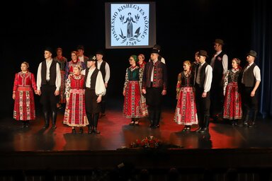 A Rizgetős néptáncegyüttes (Lakatos János)