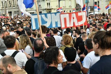 A tiltakozók a letartóztatott egyetemisták szabadon bocsátását követelik (Fotó: Beta/Illusztráció)