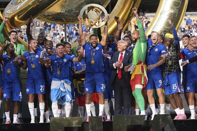 A Chelsea a FIFA-klubvilágbajnokság trófeájával (Fotó: Beta/AP)