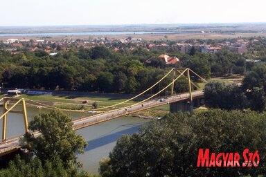 A folyó két oldalán élőknek rengeteget jelentett a híd megépítése (Fotó: Bajić Jenei Klementina)
