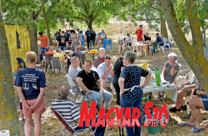 A főzőversenyre évről évre egyre több csapat nevez be (Gergely Árpád felvétele) A főzőversenyre évről évre egyre több csapat nevez be (Gergely Árpád felvétele)