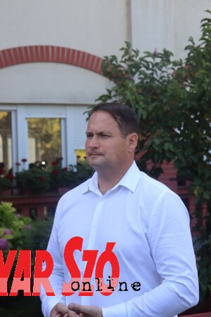 Fremond Árpád, az MNT elnöke nyilatkozik a képzésről (Fotó: Rapos Lenke)