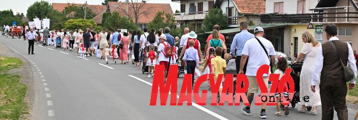 Az Illés-napi menet minden korosztályt megszólított