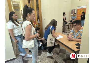 A beiratkozás pillanatai (Fotó: Dér Dianna)