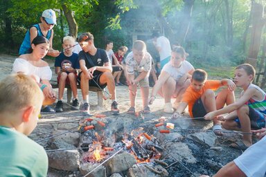 Az igazi tábor nem múlhat el esti tábortűz és sütögetés nélkül (Fotó: Kátai-tanya)