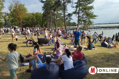 Kicsik és nagyok együtt játszottak, táncoltak, ettek, ittak, nevettek / Gál Hermina felvétele