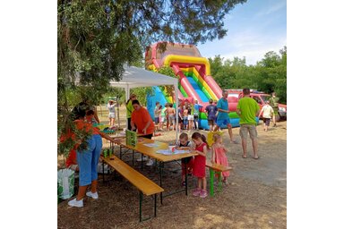 A gyerekek egyik kedvence az ugrálóvár volt (Gecse Attila felvétele)