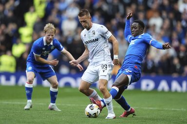 Djeidi Gassama (jobbról) megpecsételte a Viktoria sorsát (Beta/AP)