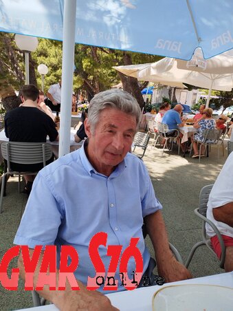 Dr. Ivo Mravičić a Tučepi riviéra teraszán (Varjú Márta felvétele) Dr. Ivo Mravičić a Tučepi riviéra teraszán (Varjú Márta felvétele)