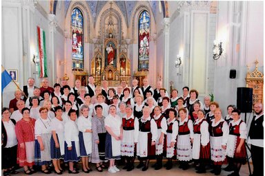 A Dallamok határok nélkül koncerten a Kék Pántlika, a Délibáb Művelődési Egyesület, a Felsőhegyi Könyvtár Kör és a Balázs Ferenc vegyes kar (Fotó: Kék Pántlika énekcsoport)