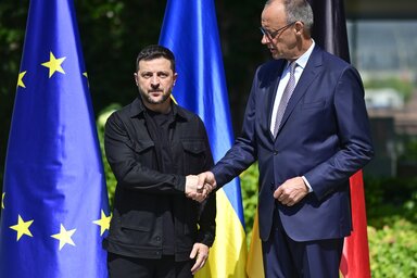 Volodimir Zelenszkij ukrán elnök és Friedrich Merz német kancellár Berlinben tárgyaltak (Fotó: AP via Veta)