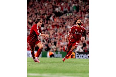 Szalah (jobbról) természetesen góllal nyitotta az idényt (Fotó: facebook.com/LiverpoolFC)