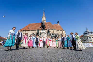 A zentai Szikra-Ispiláng tánccsoport Kolozsváron