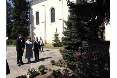 A Szent István-szobornál a VMSZ nevében Kudlik Zoltán, Kovács Elvira és dr. Molnár Viktor koszorúzott (Fotó: Vidács Hajnalka)