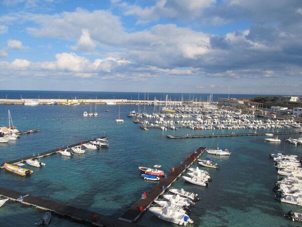 Yachtok hadihajók helyett Yachtok hadihajók helyett