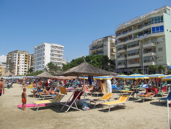 Albánia, de nem csak albánoknak Albánia, de nem csak albánoknak