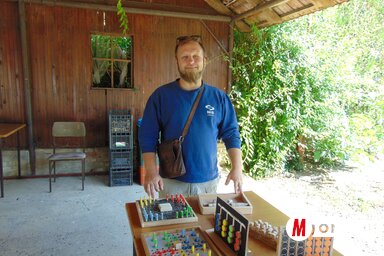 Galambos István 15 éve készít fajátékokat (Vidács Hajnalka felvétele)