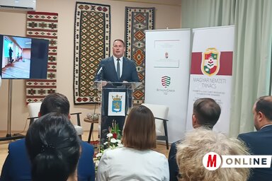 Fremond Árpád: az épület széleskörű összefogásnak köszönhetően telhet meg ismét élettel (Kazinczy Paszterkó Diana felvétele) Fremond Árpád: az épület széleskörű összefogásnak köszönhetően telhet meg ismét élettel (Kazinczy Paszterkó Diana felvétele)